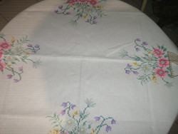 Beautiful hand-embroidered vintage flower basket tablecloth