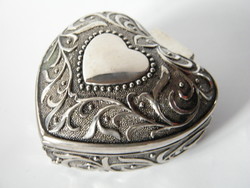Silver-plated jewelry box in the shape of a heart