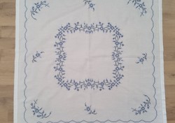 Canvas tablecloth with cross-stitch embroidery 82x82 cm