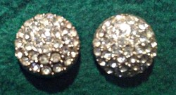 Buttons (2 flawless, rhinestones, diameter: 2.5 cm)