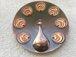 Retro magyar bronz falitál kidomborodó páva mintával, 31,5 cm