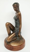 Czobor Sándor "Lány féltérden" c. bronz, eredetiségigazolás, ingyen posta