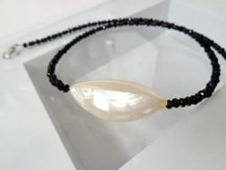 Shell black agate necklace