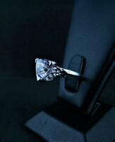 Beautiful 14k white gold ring with kunzite and diamond stones!!!