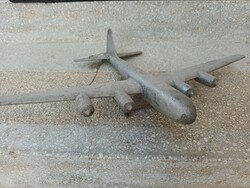 2 metal airplane models