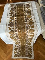 Beregi embroidered tobacco-colored (golden) tablecloth with border decoration