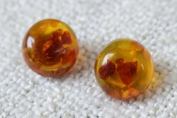 Old clip, earring retro jewelry 1.8 x 0.6 cm amber or what looks like it I don't know jewelry