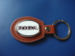 Riga oval metal key ring on a leather base