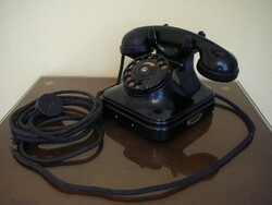 CB35, antik, bakelit tárcsás telefon a 30'-as évekből
