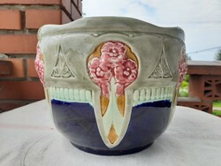 Large Art Nouveau majolica vase, damaged