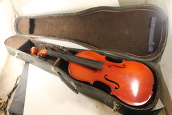 Antik hegedű tokkal 449