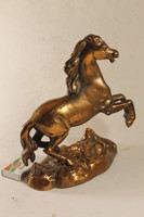 Bronzed horse statue 471