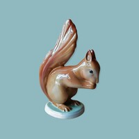 KP porcelán mókus figura