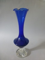 Gyönyörű talpas,fordos szájú kék üveg váza