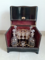 Francia III. Napóleon korabeli italtartó szekrényke, tantalusz