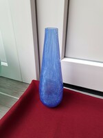 Gyönyörű kék színű 23.5 cm-es repesztett  Fátyolüveg fátyol karcagi berekfürdői üveg váza