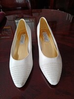 White women's shoes with gold lining and decoration size: 8 1/2 w pl. For a wedding!!