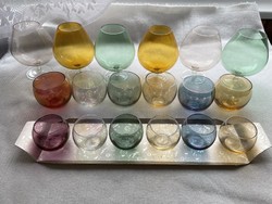 Színes pohár készlet, csak alsó 2 sor gömb poharak