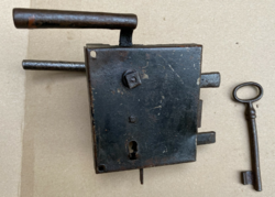 Old working cellar lock with key
