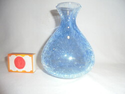 Halványkék karcagi fátyolüveg váza