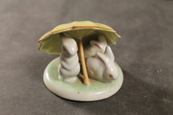 Drasche bunny under an umbrella 319