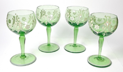Vintage - zöld üveg poharak, parádi jellegű festéssel