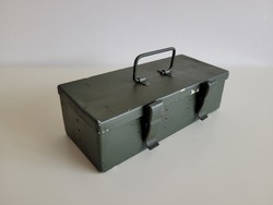 Régi katonai fém láda szállító táska fémdoboz