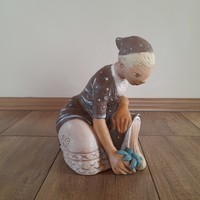 Margit Kovács ceramics girl