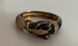 Wonderful luxury ciner 1970s beli panther panther enamel bangle bracelet rare rarity
