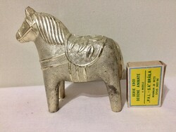 Metal bush-dala horse