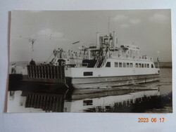 Régi képeslap: komp-hajó a Balatonon (1965)