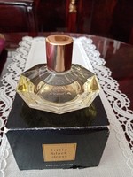 Húsvétra:   Avon  -- női eau de parfum / kölni  50 ml-es üveg szinte tele