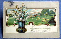 Antik dombornyomott szecessziós  üdvözlő képeslap Loetz váza gyöngyvirág tájkép