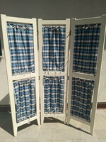 Vintage design screen is negotiable