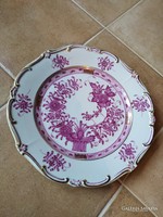Decorated with an Indian basket pattern. 32 cm wonderful, hand-painted antique piece