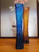 Mid century texturált felületű öntött üvegvázák  35 cm - 2 darab
