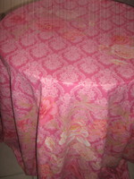 A special, beautiful vintage-style pink huge duvet cover or bedspread that can be lined