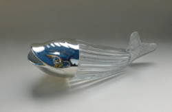 Retro üveg mogyorókínáló hal