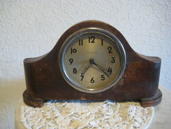 Danuvia table clock from the 50s, beech wood body 24 x 11 cm. Go!!