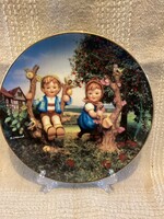 Hummel porcelán jelzett sorszámozott tányér " Apple Tree Boy & Girl "