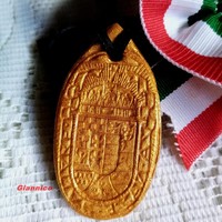 Magyar címeres amulett, 100 %-os olasz agyagból megformázva...
