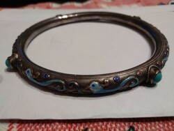 Silver enamel painted bird bracelet / karrief