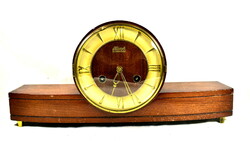 Hermle ... A fireplace clock with an elegant design!