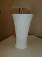 Manfred frey kaiser exclusiv, white biscuit vase