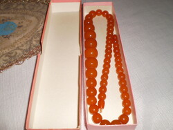 Amber necklace with extra large mesh