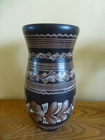 Folk art floral vase from Hódmezővásárhely