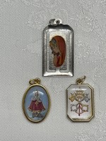 3 Religious pendants HUF 800, Italian non-hardware.