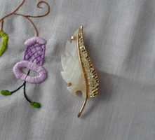 Retro brooch 3. (Gold color, leaf)