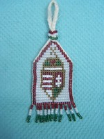 Beaded key ring with crowned Hungarian coat of arms, national colors 11 cm