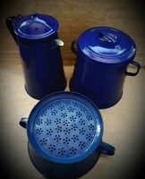 3-Db. Old, preserved purple enameled kitchen utensils, greasy bucket, pouring filter in one